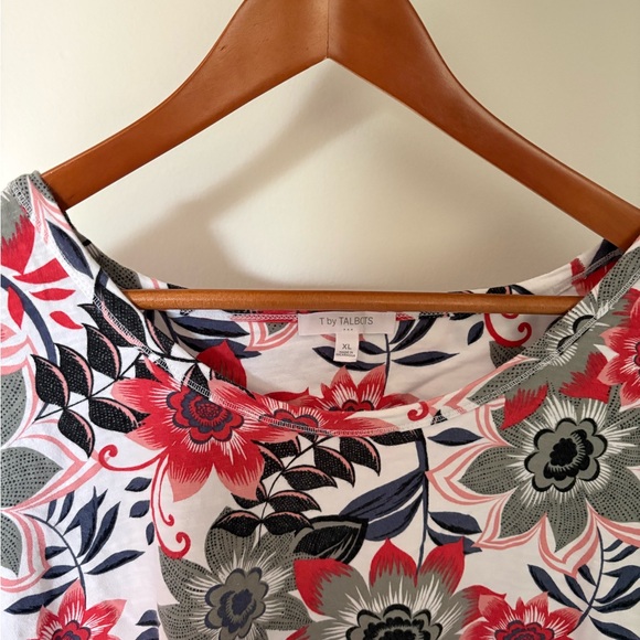 Talbots Floral Print Women's Top Short Sleeve - Picture 2 of 5